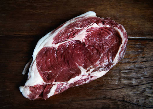 Warum Weidefleisch die perfekte Grundlage für eine ausgewogene Carnivore Ernährung bildet